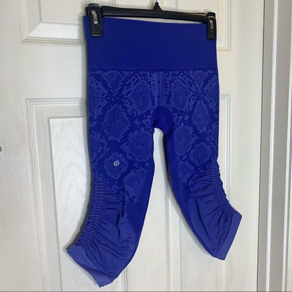 Lululemon In The Flow Crop Snake Sapphire Blue - Picture 5 of 12